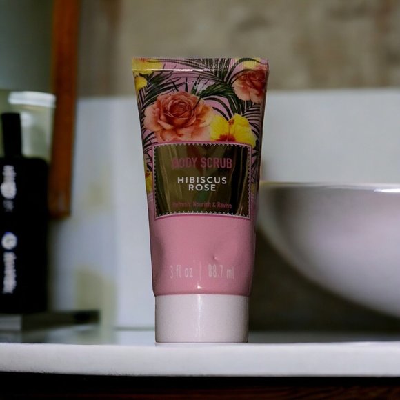 Bolero Bath & Body Bolero Beverly Hills Hibiscus Rose Body Scrub 3